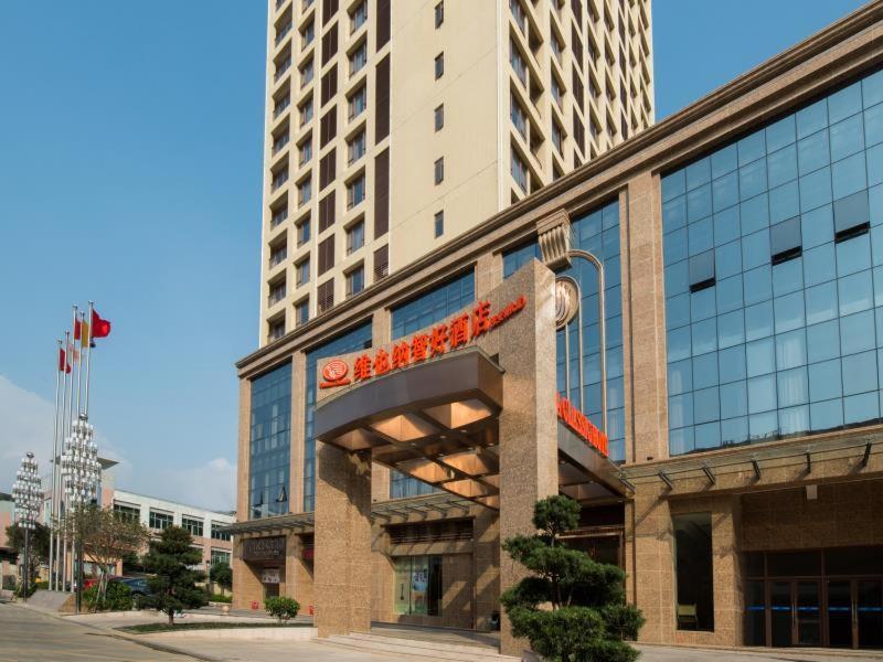 Vienna Classic Hotel Dongguan Changan Xiandai Kültér fotó
