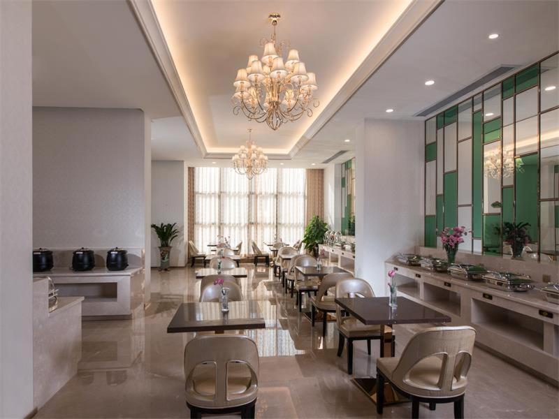 Vienna Classic Hotel Dongguan Changan Xiandai Kültér fotó